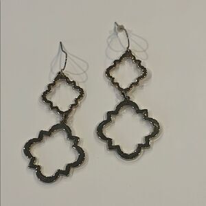 ✨ Gold Earrings - Classic and Elegant